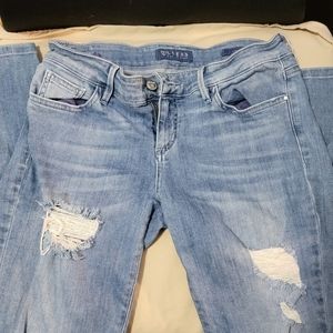 Guess Kate Skinny. Size 29 R.